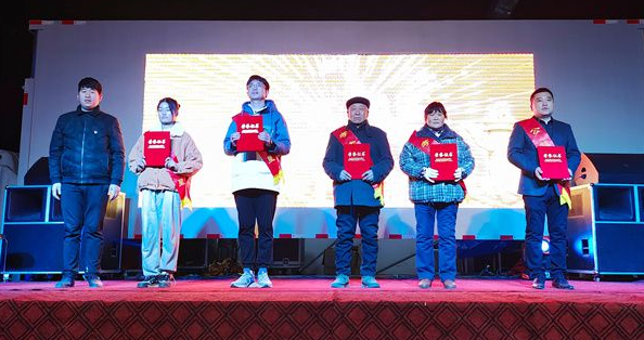 江苏沭阳:小村里的文明新风表彰会