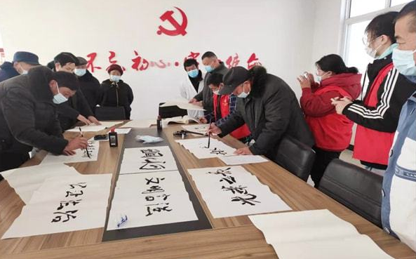 沭阳县七雄街道：以“笔墨”绘就主题党日“新画面”