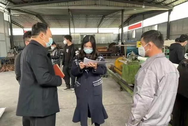 七雄街道:抗疫一线党旗红战疫一线党员先