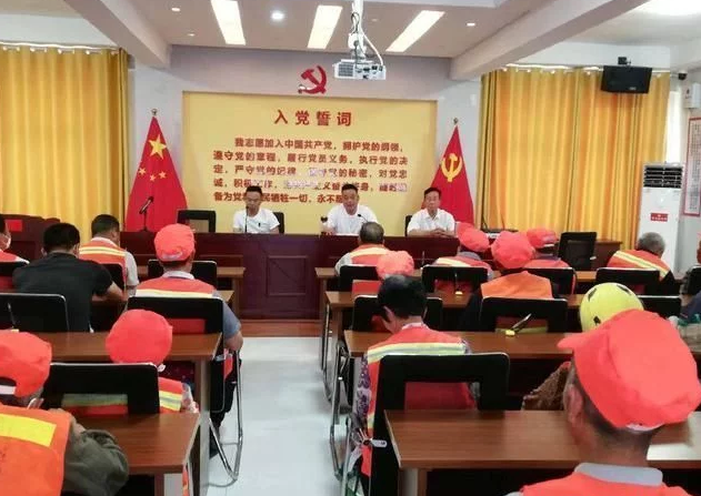 江苏沭阳章集街道打响夏季秸秆杂物禁烧与利用突击战