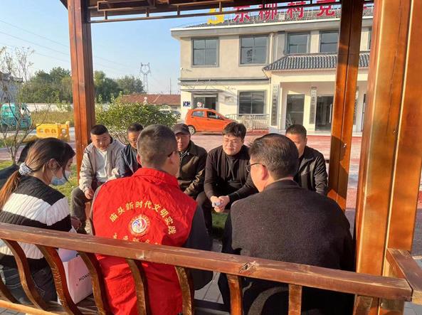 沭阳县庙头镇东柳村：“小板凳课堂”助力乡风文明
