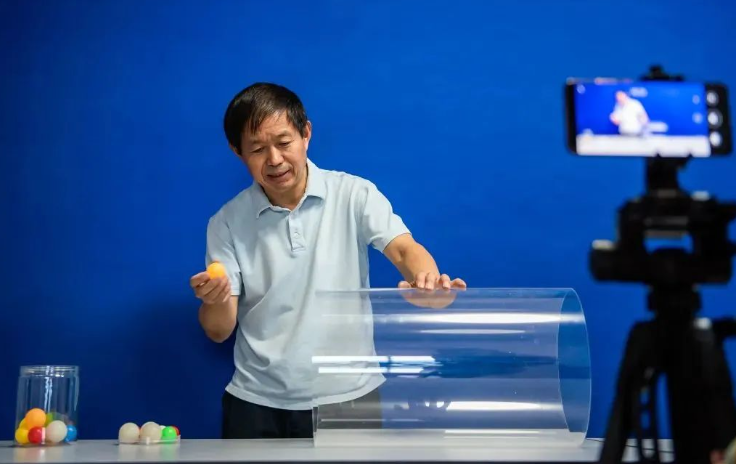 沭阳高级中学退休教师，感动中国！